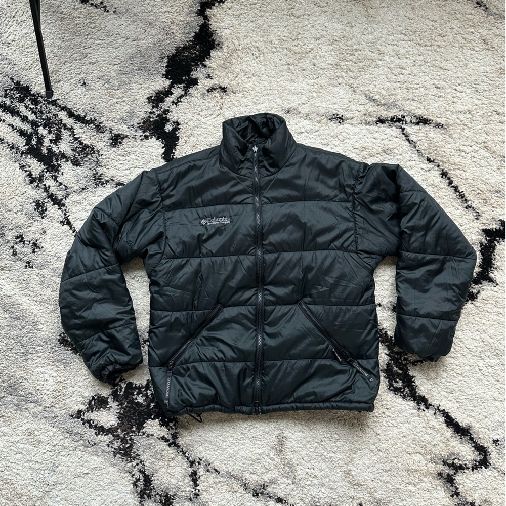 Columbia Vintage Early 2000s Black Puffer Jacket - Gem